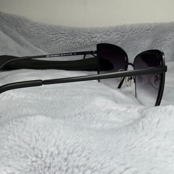 DIFF - Grace Matte Black + Grey Gradient Sharp Sunglasses - Picture 2 of 5